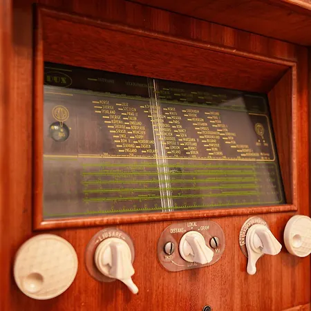 Airhome - Royal Family تالين