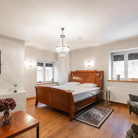 Airhome - Royal Family Apartment Tallinn