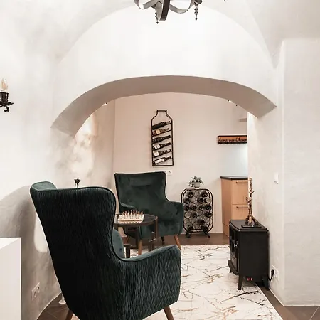 Airhome - Royal Family Apartment