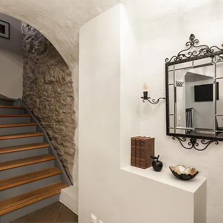 Airhome - Royal Family *