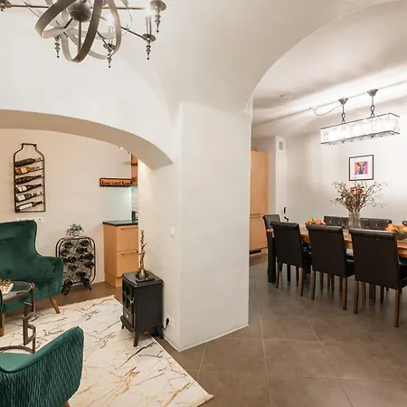 Airhome - Royal Family Apartment Tallinn