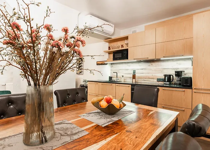 Airhome - Royal Family Таллин