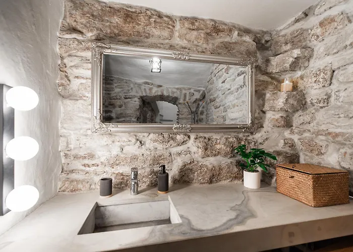 Airhome - Royal Family *