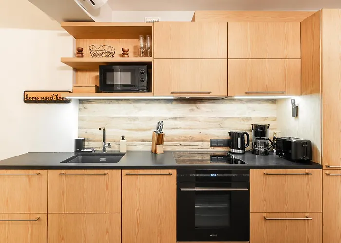 Airhome - Royal Family * Таллин