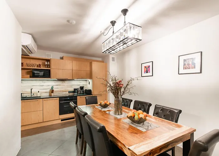 Airhome - Royal Family *