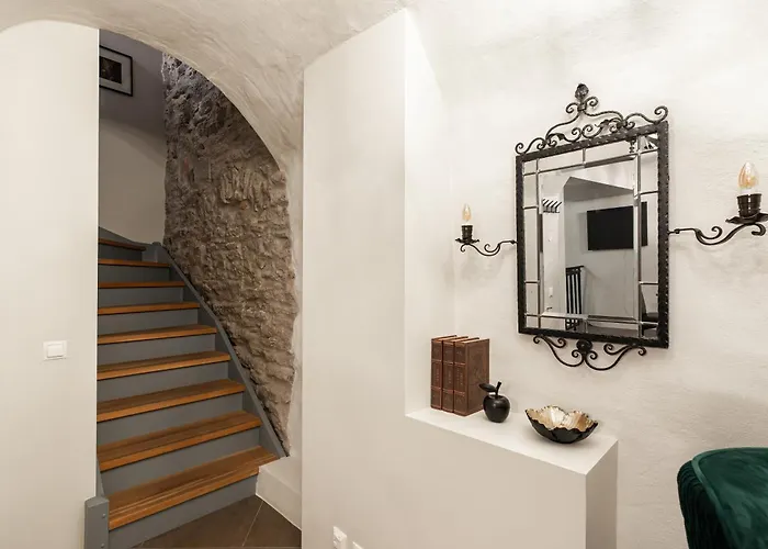 Airhome - Royal Family *