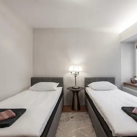 Airhome - Royal Family Lägenhet Tallinn