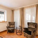 Airhome - Royal Family Daire *