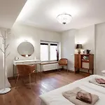 Airhome - Royal Family * Tallinn