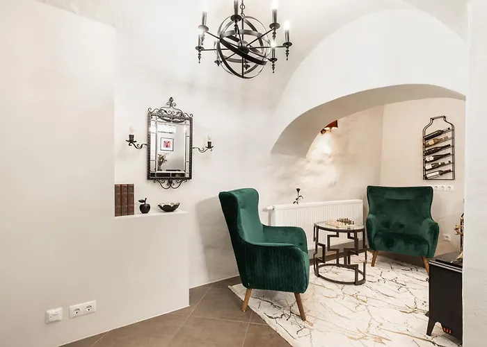 Airhome - Royal Family * Tallinn