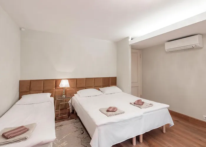 Airhome - Royal Family *